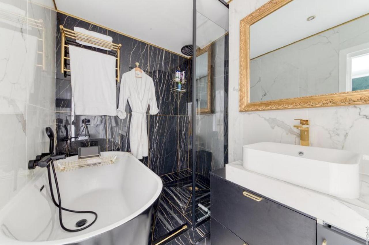 Luxury Maubourg - Vue Mer - Croisette 50M Plage - Clim - Terrasse 戛纳 外观 照片